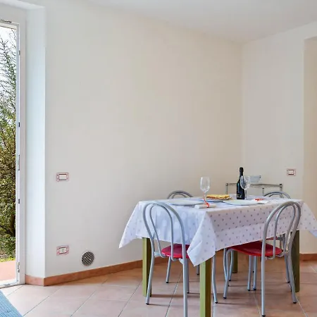 Pleasant Holiday In With Swimming Pool Nyaraló