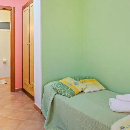 Holiday home Pleasant Holiday In With Swimming Pool